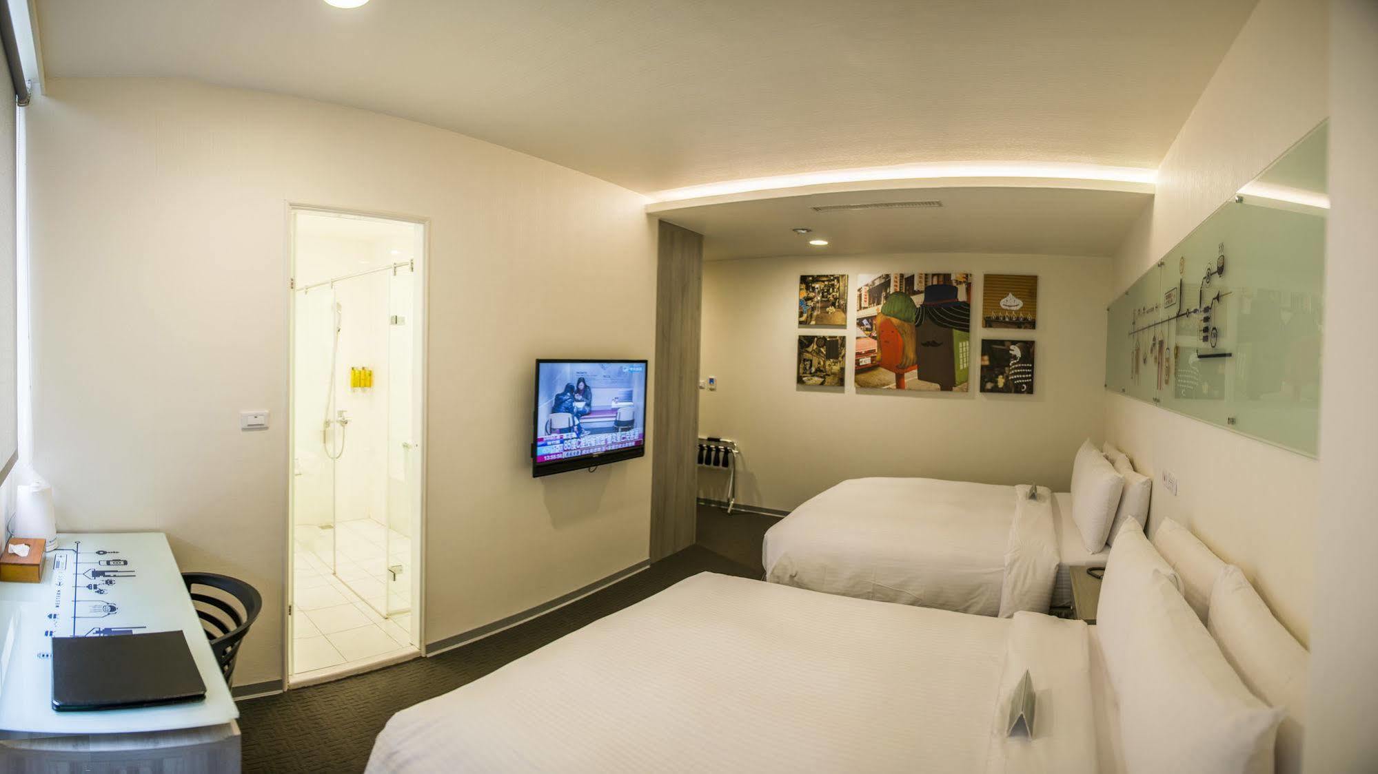 Olah Poshtel - Taichung Station Hotel Kültér fotó